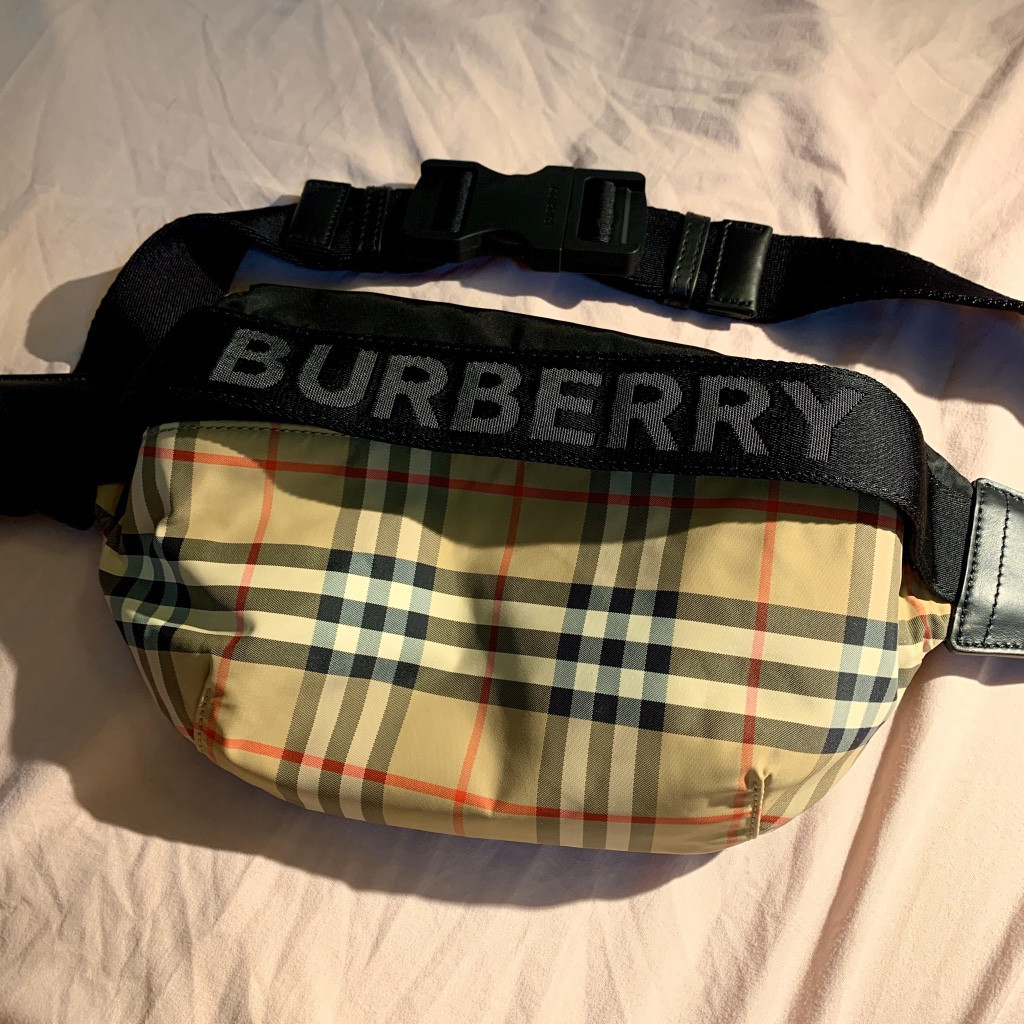 burberry腰包真假对比,burberry围巾真假对比 burberry 腰包